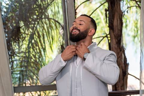 As melhores ideias e inspirações criativas de fotos de making of do noivo no Hotel Farol do Lago em Pirajú - SP'