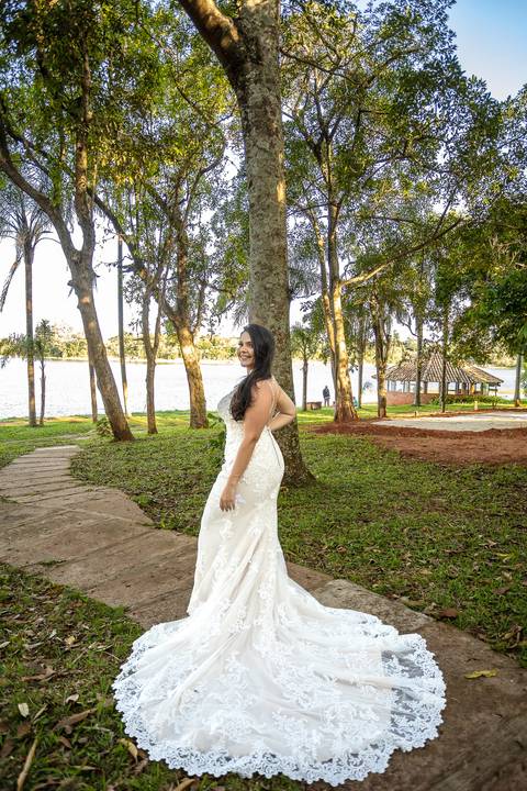 As melhores ideias e inspirações criativas de fotos de making of da noiva no Hotel Farol do Lago em Pirajú - SP'