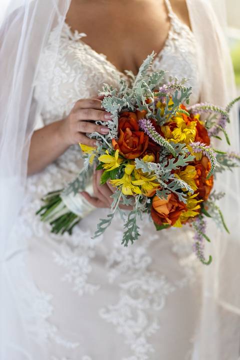 As melhores ideias e inspirações criativas de fotos de making of da noiva no Hotel Farol do Lago em Pirajú - SP'