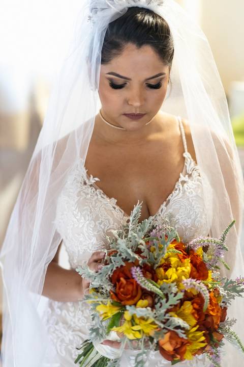 As melhores ideias e inspirações criativas de fotos de making of da noiva no Hotel Farol do Lago em Pirajú - SP'