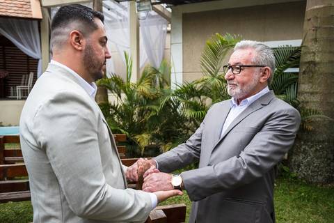 As melhores ideias e inspirações criativas de fotos do making of do noivo no Espaço Villa Borghese - SP'