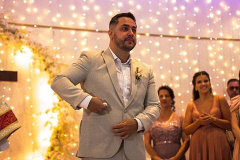 As melhores ideias e inspirações criativas de fotos de casamento momento da cerimônia no Espaço Villa Borghese - SP'