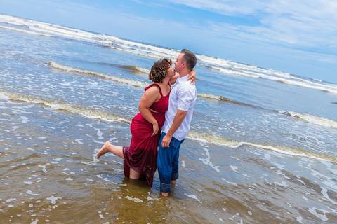 As melhores ideias e inspirações criativas de fotos para ensaio pré wedding na Praia dos Sonhos, Mulheres de Areia e Cama de Anchieta em Itanhaém - SP'