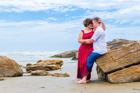 As melhores ideias e inspirações criativas de fotos para ensaio pré wedding na Praia dos Sonhos, Mulheres de Areia e Cama de Anchieta em Itanhaém - SP'