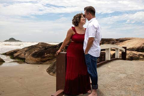 As melhores ideias e inspirações criativas de fotos para ensaio pré wedding na Praia dos Sonhos, Mulheres de Areia e Cama de Anchieta em Itanhaém - SP'