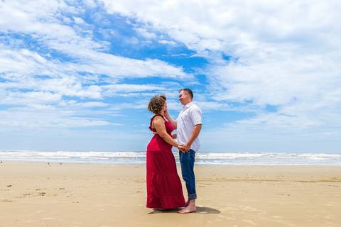 As melhores ideias e inspirações criativas de fotos para ensaio pré wedding na Praia dos Sonhos, Mulheres de Areia e Cama de Anchieta em Itanhaém - SP'