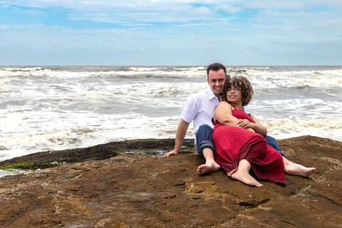 As melhores ideias e inspirações criativas de fotos para ensaio pré wedding na Praia dos Sonhos, Mulheres de Areia e Cama de Anchieta em Itanhaém - SP'