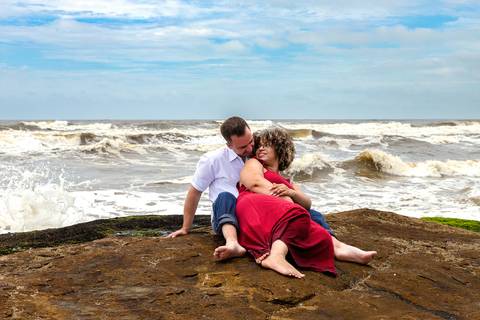 As melhores ideias e inspirações criativas de fotos para ensaio pré wedding na Praia dos Sonhos, Mulheres de Areia e Cama de Anchieta em Itanhaém - SP'