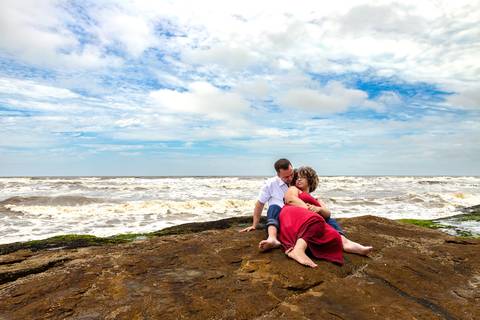 As melhores ideias e inspirações criativas de fotos para ensaio pré wedding na Praia dos Sonhos, Mulheres de Areia e Cama de Anchieta em Itanhaém - SP'