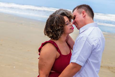 As melhores ideias e inspirações criativas de fotos para ensaio pré wedding na Praia dos Sonhos, Mulheres de Areia e Cama de Anchieta em Itanhaém - SP'