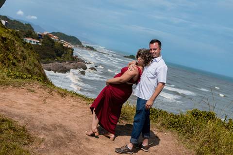 As melhores ideias e inspirações criativas de fotos para ensaio pré wedding na Praia dos Sonhos, Mulheres de Areia e Cama de Anchieta em Itanhaém - SP'