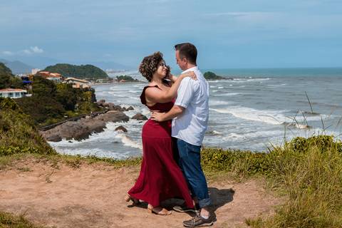 As melhores ideias e inspirações criativas de fotos para ensaio pré wedding na Praia dos Sonhos, Mulheres de Areia e Cama de Anchieta em Itanhaém - SP'