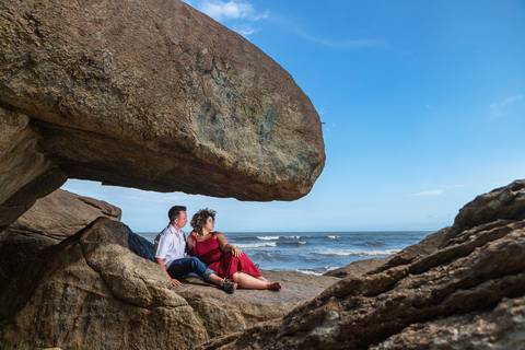 As melhores ideias e inspirações criativas de fotos para ensaio pré wedding na Praia dos Sonhos, Mulheres de Areia e Cama de Anchieta em Itanhaém - SP'
