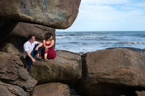 As melhores ideias e inspirações criativas de fotos para ensaio pré wedding na Praia dos Sonhos, Mulheres de Areia e Cama de Anchieta em Itanhaém - SP'