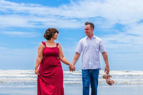 As melhores ideias e inspirações criativas de fotos para ensaio pré wedding na Praia dos Sonhos, Mulheres de Areia e Cama de Anchieta em Itanhaém - SP'