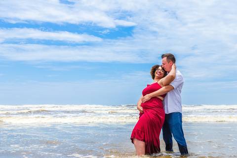 As melhores ideias e inspirações criativas de fotos para ensaio pré wedding na Praia dos Sonhos, Mulheres de Areia e Cama de Anchieta em Itanhaém - SP'