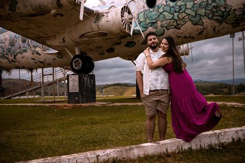 As melhores ideias e inspirações criativas de fotos para ensaio pré wedding no  Avião de Araçariguama em São Paulo'