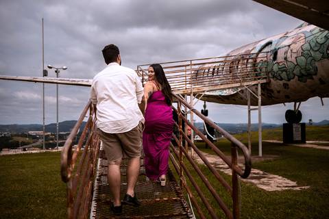As melhores ideias e inspirações criativas de fotos para ensaio pré wedding no  Avião de Araçariguama em São Paulo'