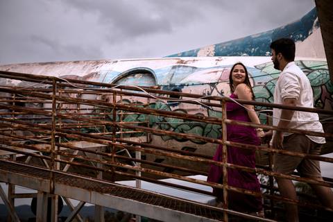As melhores ideias e inspirações criativas de fotos para ensaio pré wedding no  Avião de Araçariguama em São Paulo'