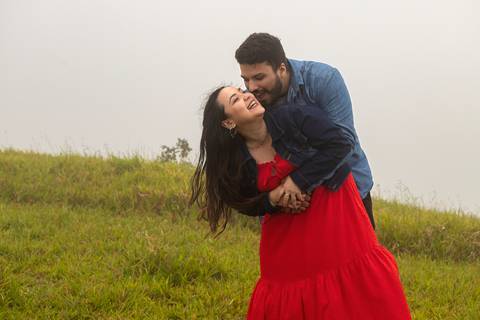 As melhores ideias e inspirações criativas de fotos para ensaio pré wedding no Morro do Capuava - SP'