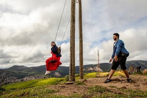 As melhores ideias e inspirações criativas de fotos para ensaio pré wedding no Morro do Capuava - SP'
