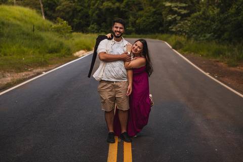 As melhores ideias e inspirações criativas de fotos para ensaio pré wedding na Estrada'