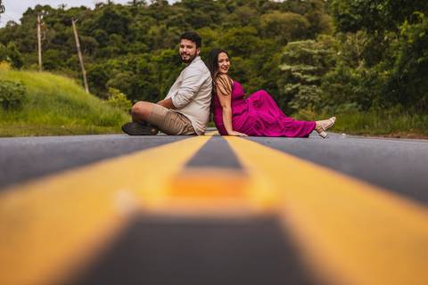 As melhores ideias e inspirações criativas de fotos para ensaio pré wedding na Estrada'