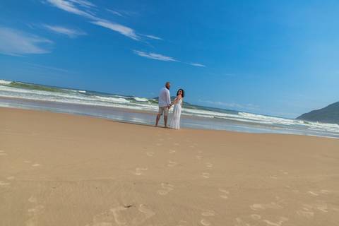 As melhores ideias e inspirações criativas de fotos para ensaio pré wedding na Praia do Tombo - Mirante de Vidro - Guarujá'