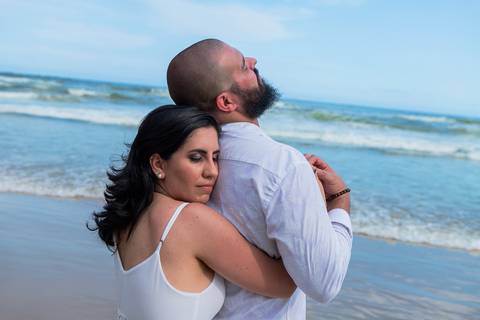 As melhores ideias e inspirações criativas de fotos para ensaio pré wedding na Praia do Tombo - Mirante de Vidro - Guarujá'