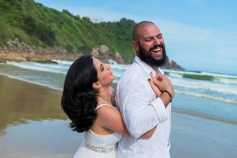 As melhores ideias e inspirações criativas de fotos para ensaio pré wedding na Praia do Tombo - Mirante de Vidro - Guarujá'