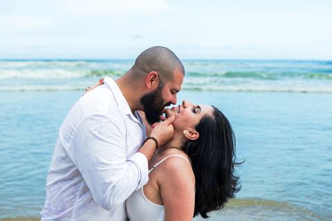 As melhores ideias e inspirações criativas de fotos para ensaio pré wedding na Praia do Tombo - Mirante de Vidro - Guarujá'