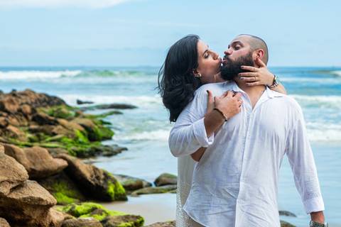 As melhores ideias e inspirações criativas de fotos para ensaio pré wedding na Praia do Tombo - Mirante de Vidro - Guarujá'