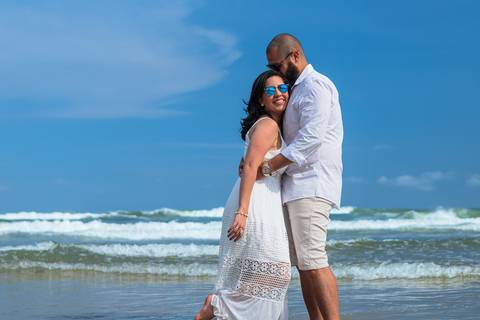 As melhores ideias e inspirações criativas de fotos para ensaio pré wedding na Praia do Tombo - Mirante de Vidro - Guarujá'
