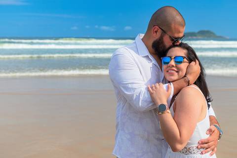 As melhores ideias e inspirações criativas de fotos para ensaio pré wedding na Praia do Tombo - Mirante de Vidro - Guarujá'