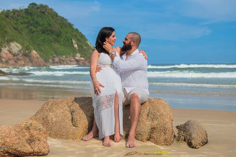 As melhores ideias e inspirações criativas de fotos para ensaio pré wedding na Praia do Tombo - Mirante de Vidro - Guarujá'