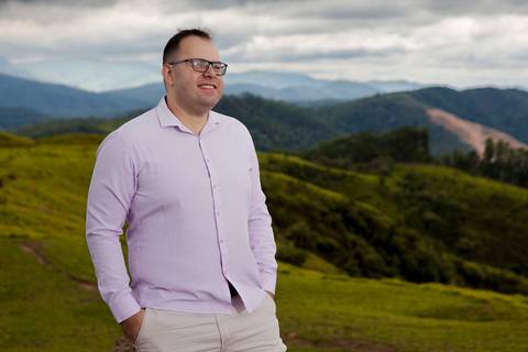 As melhores ideias e inspirações criativas de fotos para ensaio pré wedding no Morro do Capuava - SP'