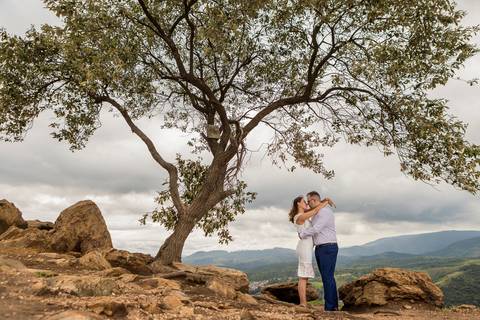 As melhores ideias e inspirações criativas de fotos para ensaio pré wedding no Morro do Capuava - SP'
