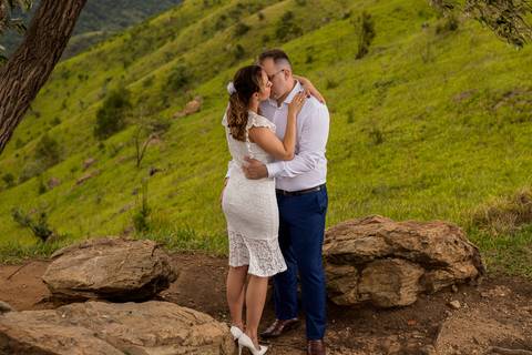 As melhores ideias e inspirações criativas de fotos para ensaio pré wedding no Morro do Capuava - SP'