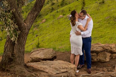 As melhores ideias e inspirações criativas de fotos para ensaio pré wedding no Morro do Capuava - SP'