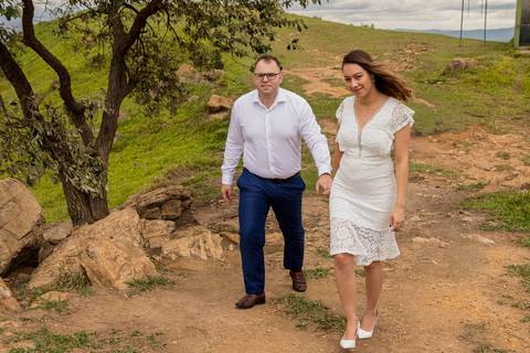 As melhores ideias e inspirações criativas de fotos para ensaio pré wedding no Morro do Capuava - SP'
