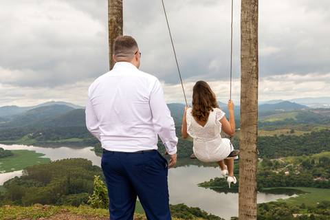 As melhores ideias e inspirações criativas de fotos para ensaio pré wedding no Morro do Capuava - SP'