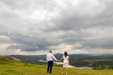As melhores ideias e inspirações criativas de fotos para ensaio pré wedding no Morro do Capuava - SP'
