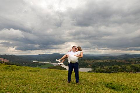 As melhores ideias e inspirações criativas de fotos para ensaio pré wedding no Morro do Capuava - SP'