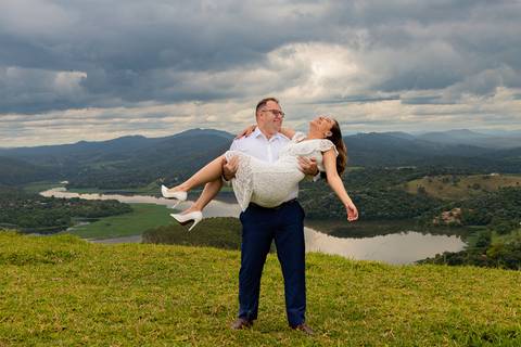 As melhores ideias e inspirações criativas de fotos para ensaio pré wedding no Morro do Capuava - SP'