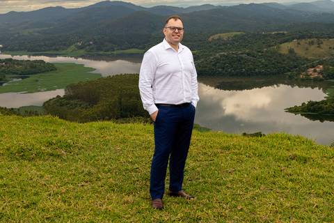 As melhores ideias e inspirações criativas de fotos para ensaio pré wedding no Morro do Capuava - SP'