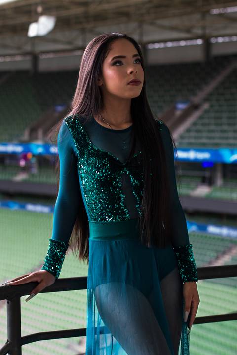 As melhores ideias e inspirações criativas de fotos para ensaio de debutante no Allianz Parque (Estádio do Palmeiras)'
