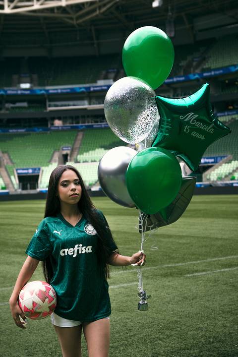 As melhores ideias e inspirações criativas de fotos para ensaio de debutante no Allianz Parque (Estádio do Palmeiras)'
