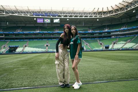 As melhores ideias e inspirações criativas de fotos para ensaio de debutante no Allianz Parque (Estádio do Palmeiras)'