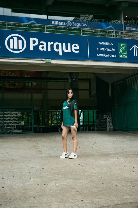 As melhores ideias e inspirações criativas de fotos para ensaio de debutante no Allianz Parque (Estádio do Palmeiras)'
