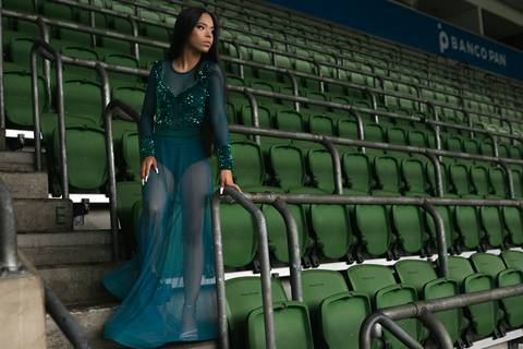 As melhores ideias e inspirações criativas de fotos para ensaio de debutante no Allianz Parque (Estádio do Palmeiras)'